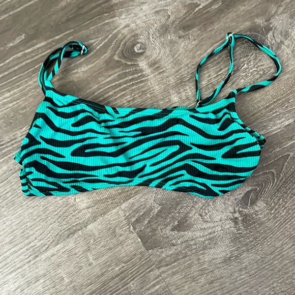 Large Kids Target Bikini Top - Picture 1 of 1